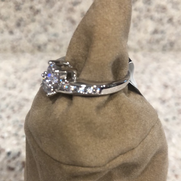 🆕 Covenant Fashion - Double Round Cut Ring - Picture 2 of 3